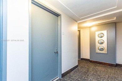 BEAUTIFUL LOFT WITH SPECTACULAR VIEWS OVERLOOKING THE BRICKELL