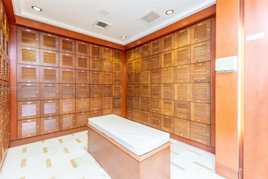 BEAUTIFUL LOFT WITH SPECTACULAR VIEWS OVERLOOKING THE BRICKELL