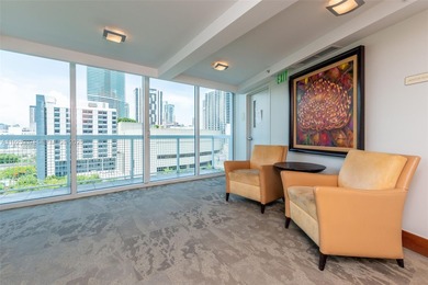 BEAUTIFUL LOFT WITH SPECTACULAR VIEWS OVERLOOKING THE BRICKELL