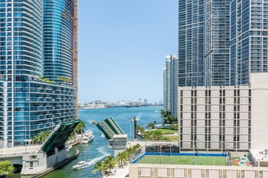 BEAUTIFUL LOFT WITH SPECTACULAR VIEWS OVERLOOKING THE BRICKELL