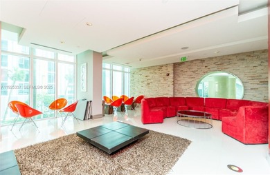 BEAUTIFUL LOFT WITH SPECTACULAR VIEWS OVERLOOKING THE BRICKELL