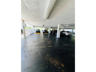 Great Location with and unbelievable view to the canal,super