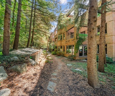 Come explore this hidden gem in NE Ann Arbor featuring one floor