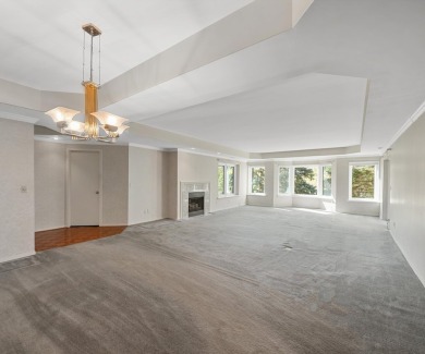 Come explore this hidden gem in NE Ann Arbor featuring one floor