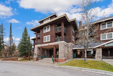 SKI-IN/SKI-OUT! Enjoy mountain living in this slope side 1,000+