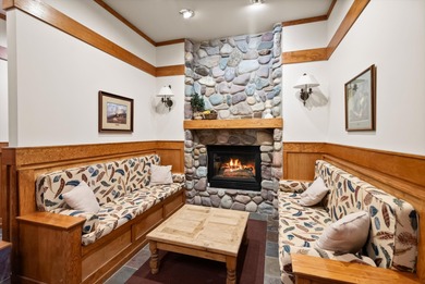 SKI-IN/SKI-OUT! Enjoy mountain living in this slope side 1,000+