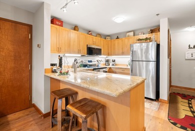 SKI-IN/SKI-OUT! Enjoy mountain living in this slope side 1,000+