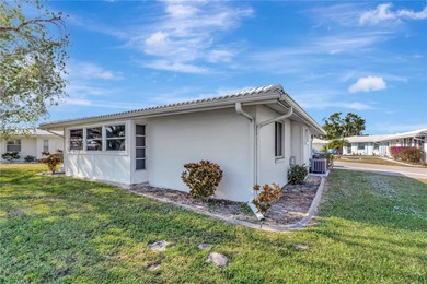 One or more photo(s) has been virtually staged. Price