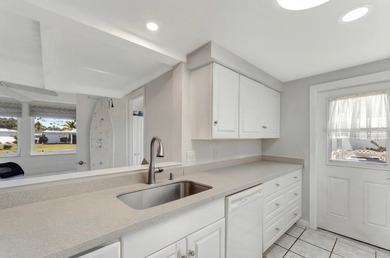 One or more photo(s) has been virtually staged. Price