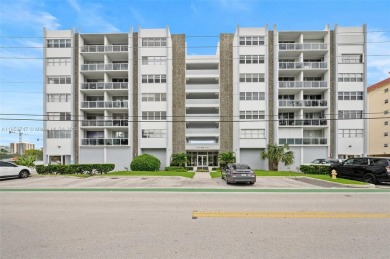 Stunning 2 bedrooms, 2 baths boasts breathtaking views of the