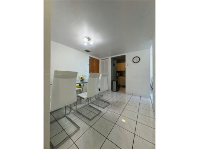 It's all about location at Isla del Mar. Located close to the