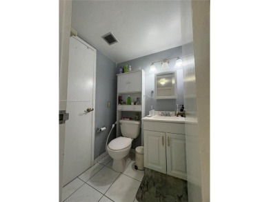 It's all about location at Isla del Mar. Located close to the