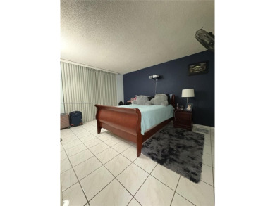 It's all about location at Isla del Mar. Located close to the