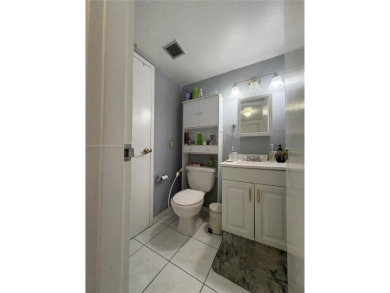 It's all about location at Isla del Mar. Located close to the