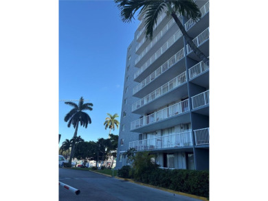 It's all about location at Isla del Mar. Located close to the