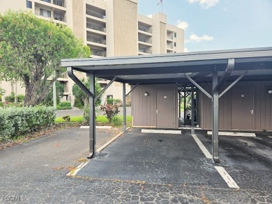 EXPERIENCE THE ULTIMATE RIVERFRONT LIFESTYLE! Welcome to this