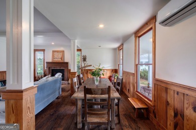 Nestled along the shores of Lake Oconee, this extraordinary