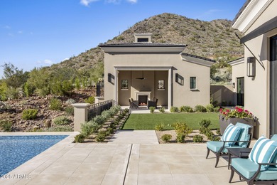 Secluded in Silverleaf's exclusive Horseshoe Canyon, this 12,128