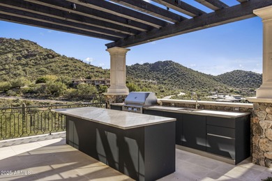 Secluded in Silverleaf's exclusive Horseshoe Canyon, this 12,128