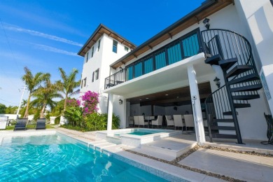 STUNNING ESTATE ON LIDO KEY!!! WELCOME TO YOUR COASTAL DREAM