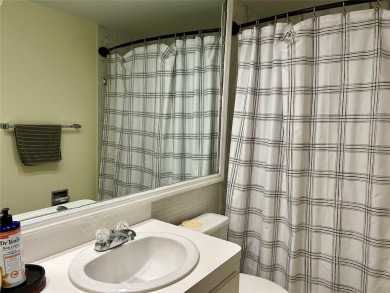 Excellent location on the beach at Galt Ocean! Spacious 2beds/ 1