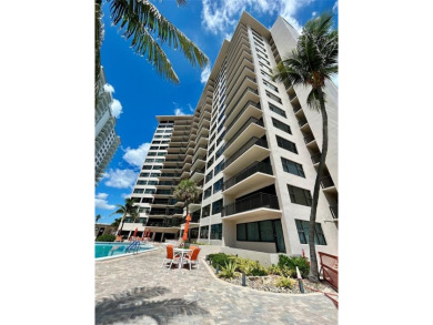 Excellent location on the beach at Galt Ocean! Spacious 2beds/ 1