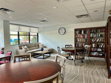 Excellent location on the beach at Galt Ocean! Spacious 2beds/ 1