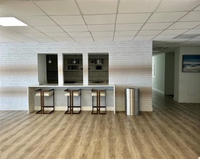 Excellent location on the beach at Galt Ocean! Spacious 2beds/ 1