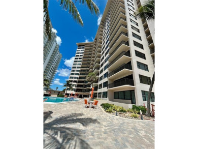 Excellent location on the beach at Galt Ocean! Spacious 2beds/ 1