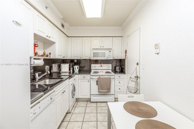 1/1/1 WAVES AT HOLLYWOOD 
GREAT VIEWS AND