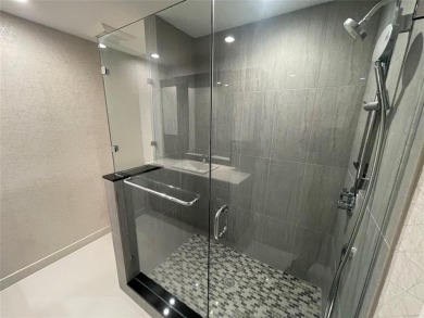 Estate Sale. Spectacular high-floor Barcelona *C* residence in