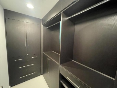 Estate Sale. Spectacular high-floor Barcelona *C* residence in