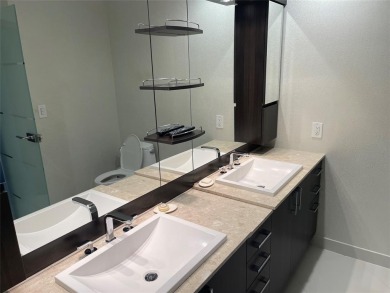 Estate Sale. Spectacular high-floor Barcelona *C* residence in