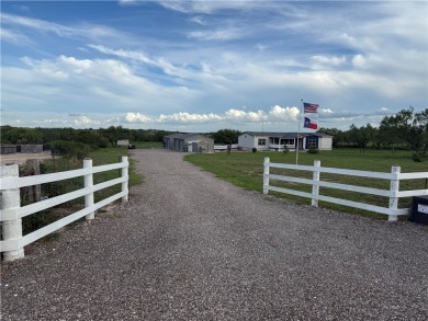 AMAZING COUNTRYSIDE LIVING!! Spaceous 4 bedroom home; front and