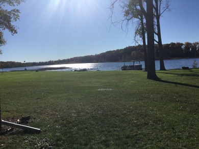 Breathtaking Views of Vincent Lake from nearly every room in the