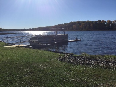 Breathtaking Views of Vincent Lake from nearly every room in the