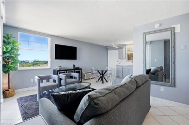Remodeled and fully turnkey unit!  This efficiency condo is