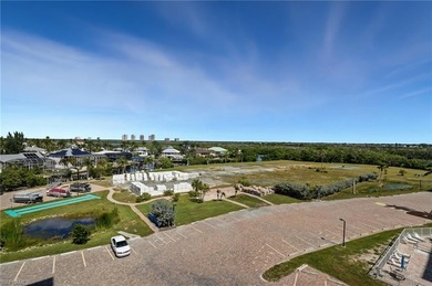 Remodeled and fully turnkey unit!  This efficiency condo is