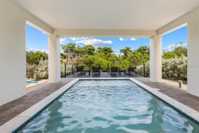 Welcome to Salty Seagull at Hunter's point, stunning 3 bedroom