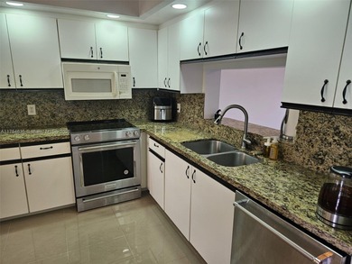 Beautiful & renovated apartm in Pembroke Pines. Stunning