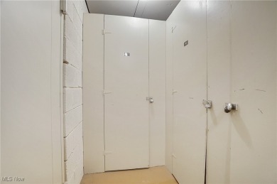 Affordable Lakeside Living with Great Amenities! Welcome home to