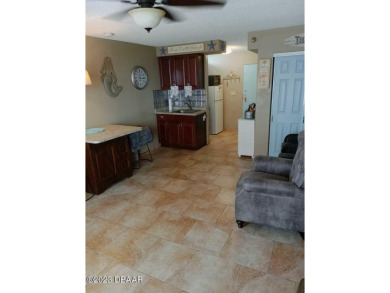 WOW! WHAT A VIEW. BEAUTIFUL PET FRIENDLY CONDO. ALL UTILITIES