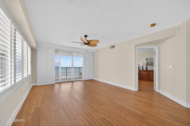 DIRECT OCEANFRONT 6TH floor corner unit in beautiful Towers lV