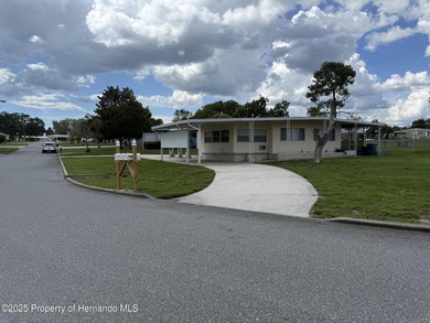 Welcome to your new home in the highly desirable High Point 55+