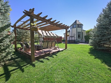 There's something truly different about this Palisade home