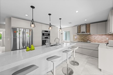 Spacious 4/2 Home With Renovated Kitchen Featuring Stainless