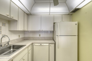 Quaint 1 bedroom, 1 1/2 bathroom with assigned, 1 car parking