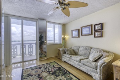 Quaint 1 bedroom, 1 1/2 bathroom with assigned, 1 car parking