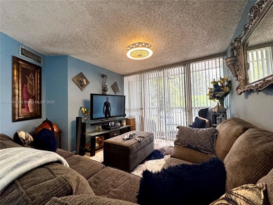 2/2 in the heart of miami hialeah, NEW AC UNIT, Excellent