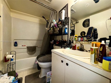 2/2 in the heart of miami hialeah, NEW AC UNIT, Excellent